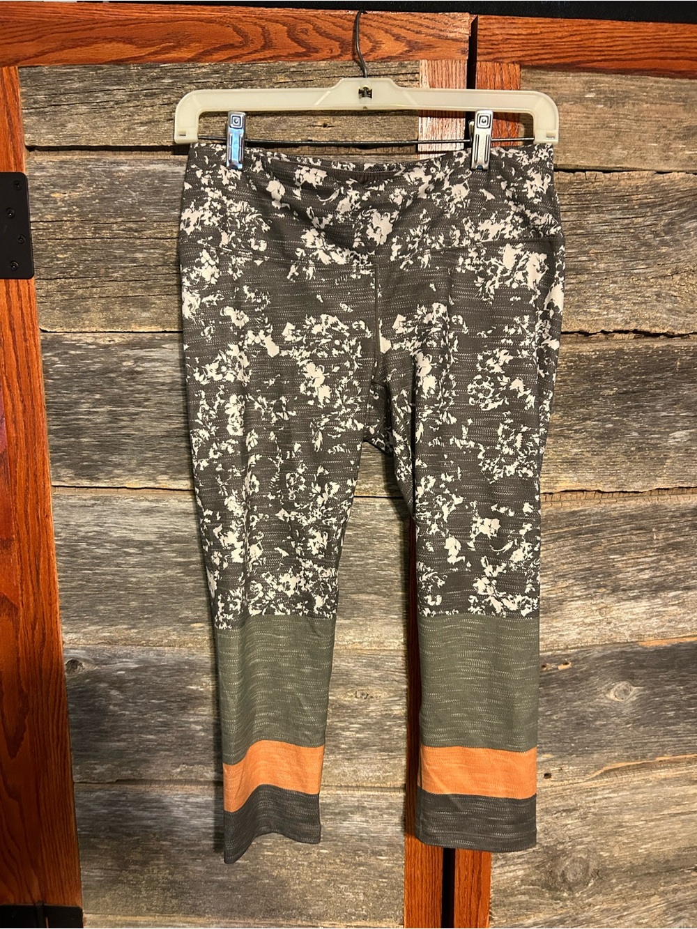 Prana Womens Medium Floral Colorblock Cropped Yoga Leggings Olive Green Stripe